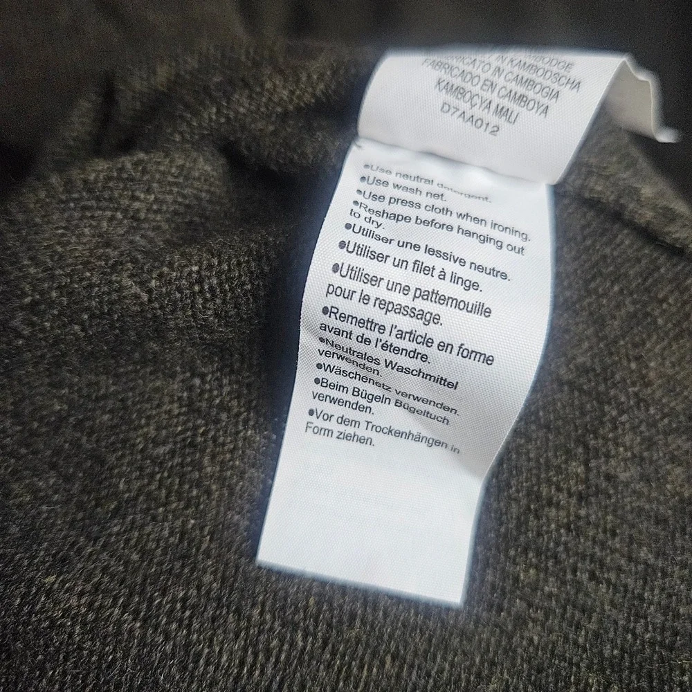 Muji Mens Wool Yak Hair Blend V-Neck Cardigan Sweater Dark Olive Green Large
